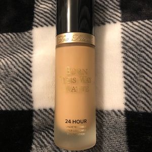 Too Faced Born This Way Foundation In Seashell New